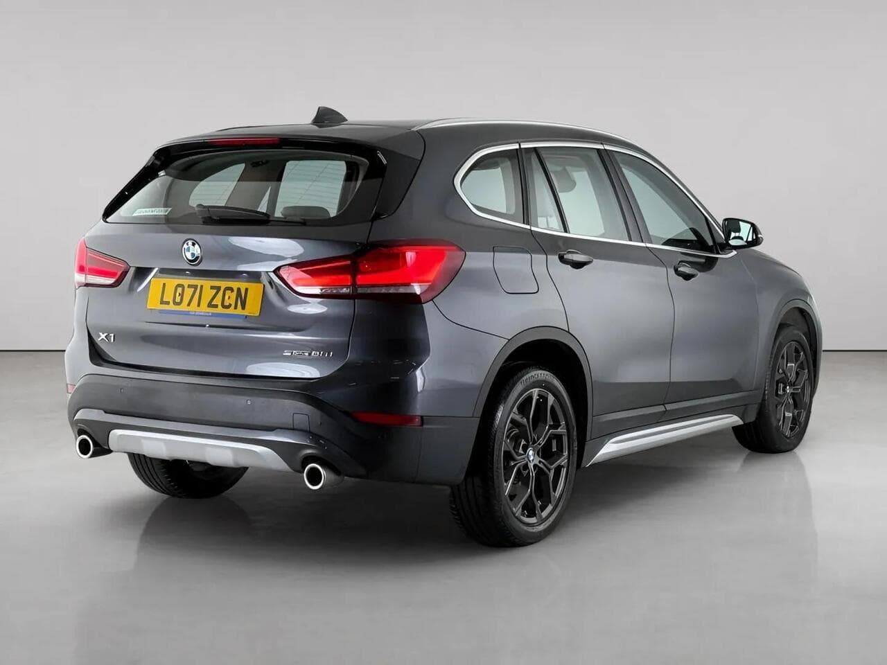 BMW X1 thumbnail Rear Right
