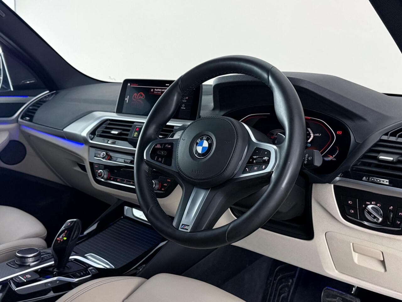 BMW X3 thumbnail Interior Front