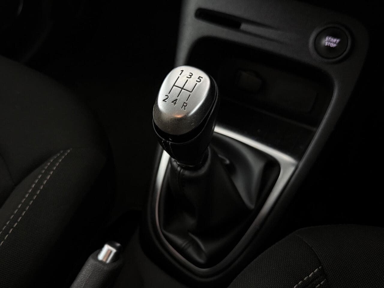 Renault Captur thumbnail Interior Front