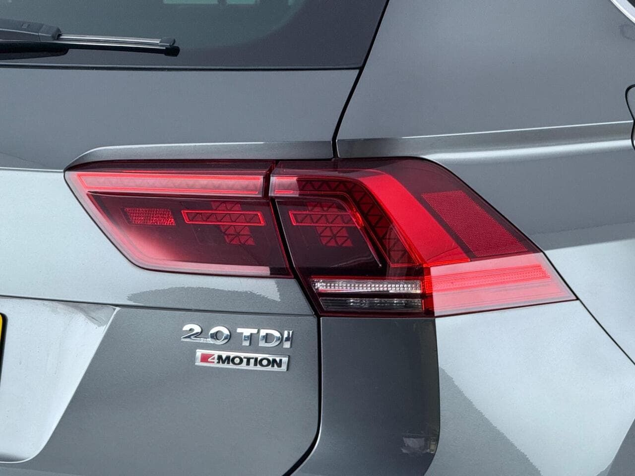 Volkswagen Tiguan thumbnail Lights Rear