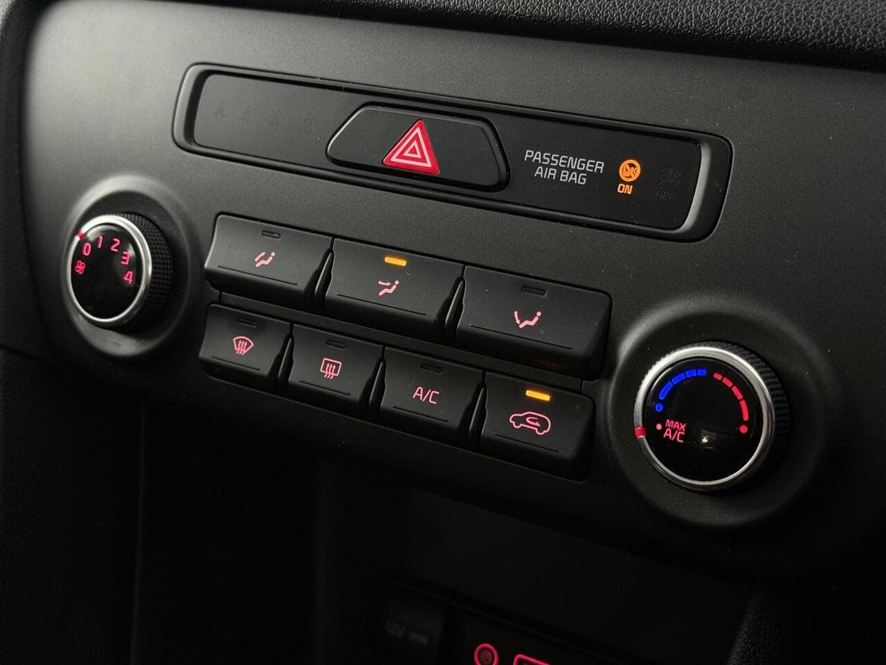 Kia Sportage thumbnail Misc Controls