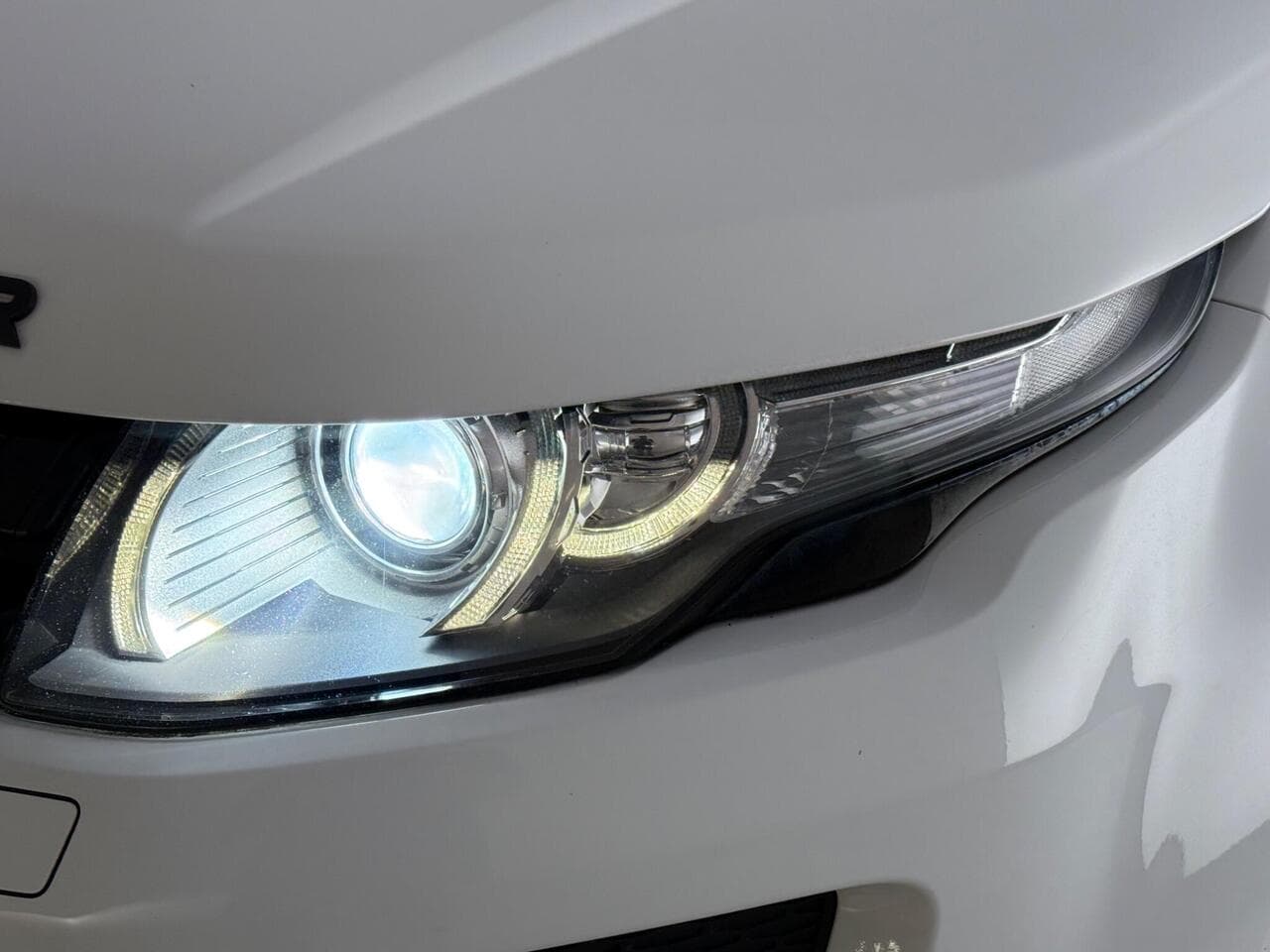 Land Rover Range Rover Evoque thumbnail Lights Front
