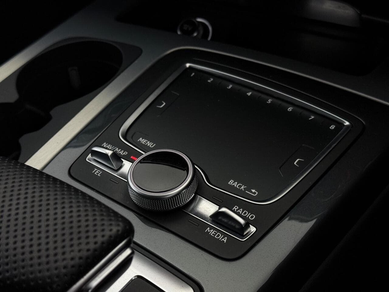 Audi Q7 thumbnail Misc Controls