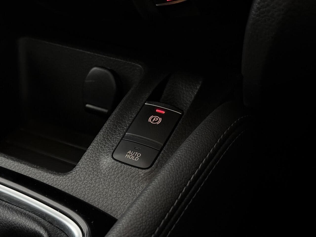 Nissan Qashqai thumbnail Misc Controls