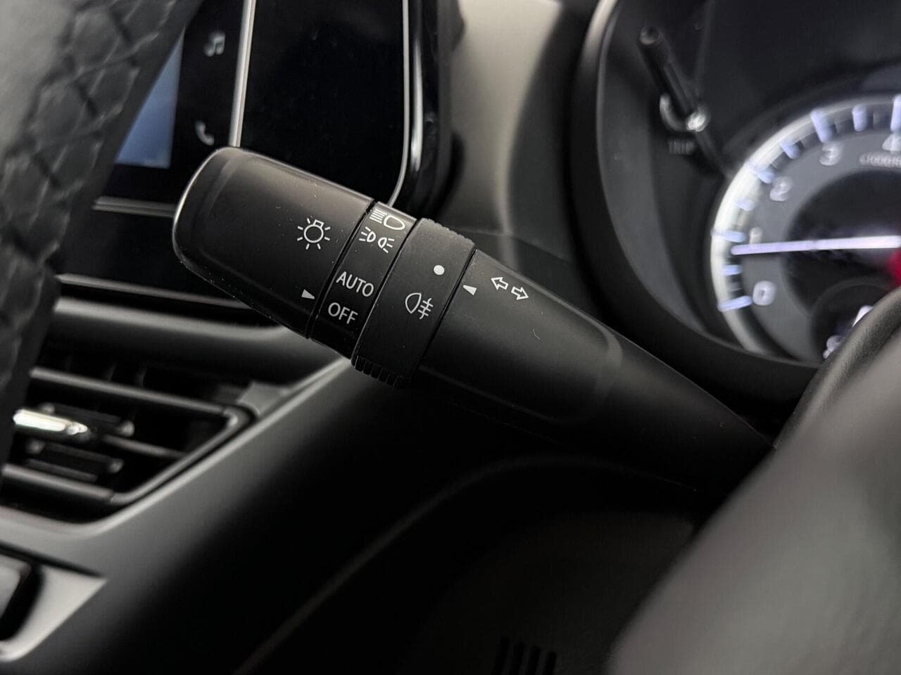 Suzuki S-Cross thumbnail Misc Controls