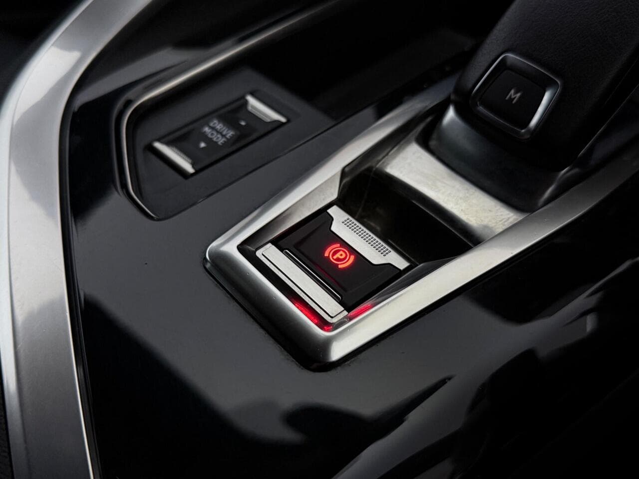 Peugeot 5008 thumbnail Misc Controls
