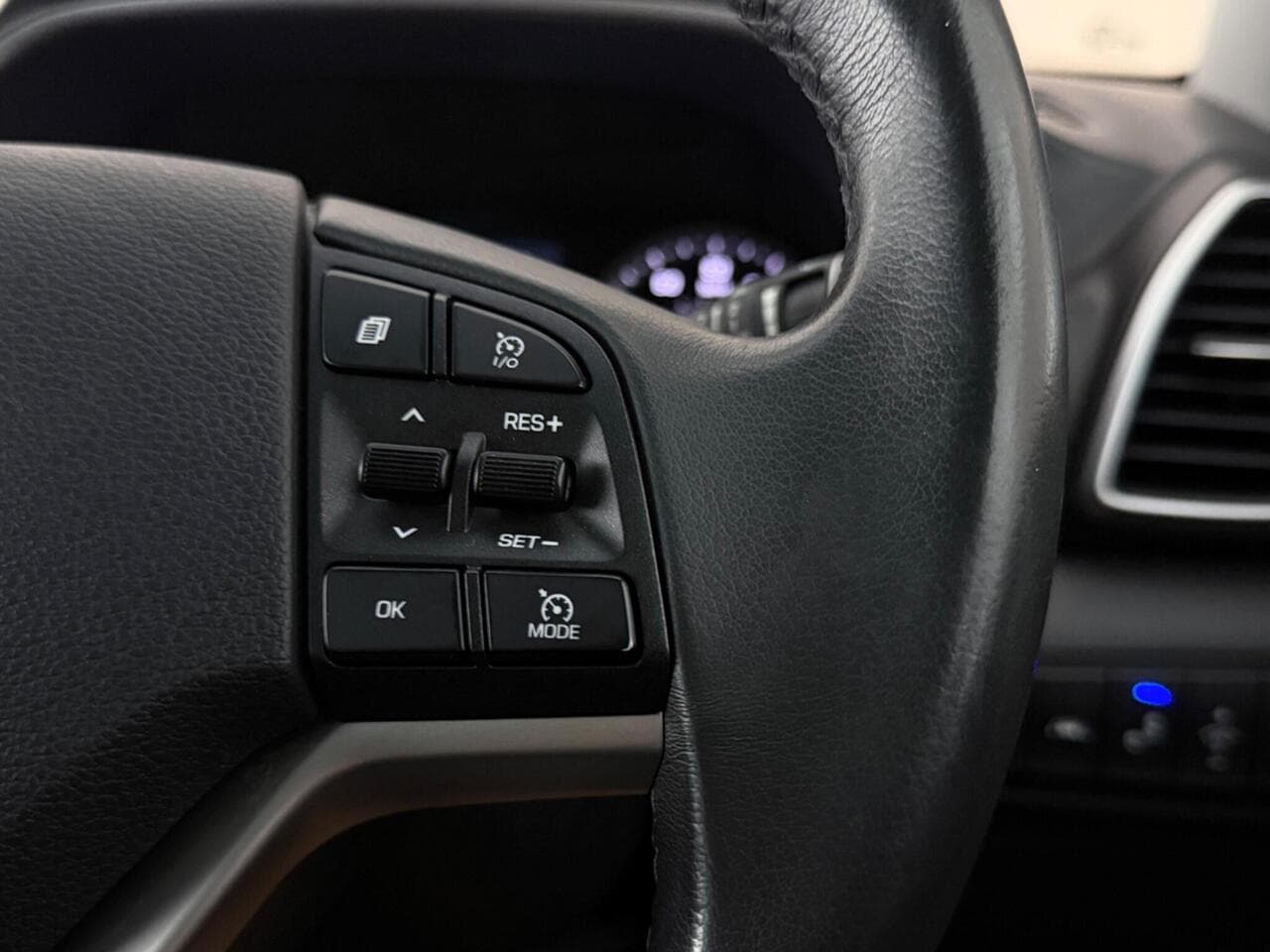 Hyundai TUCSON thumbnail Misc Controls
