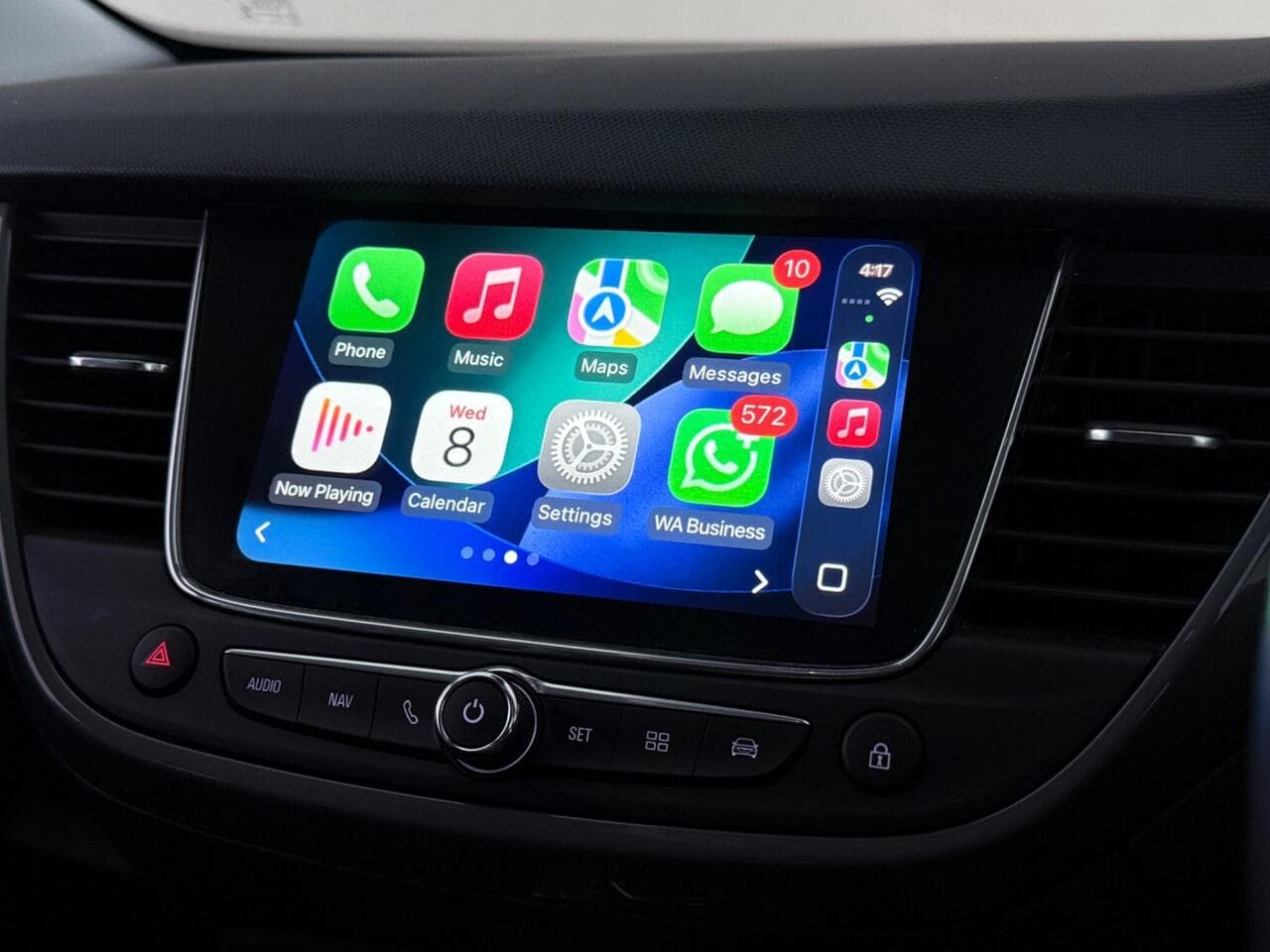 Vauxhall Crossland thumbnail Infotainment System