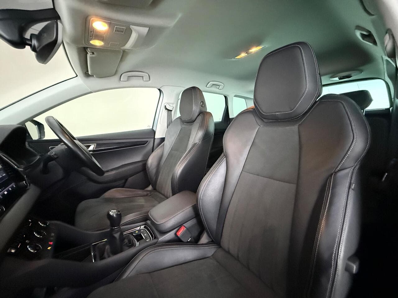 Skoda Karoq thumbnail Seat Front Passenger