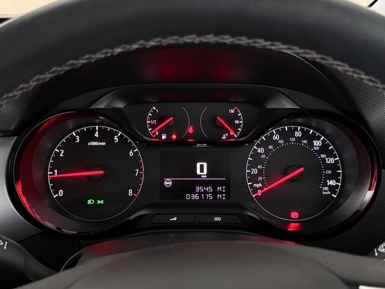 Vauxhall Crossland X thumbnail Driver Instruments
