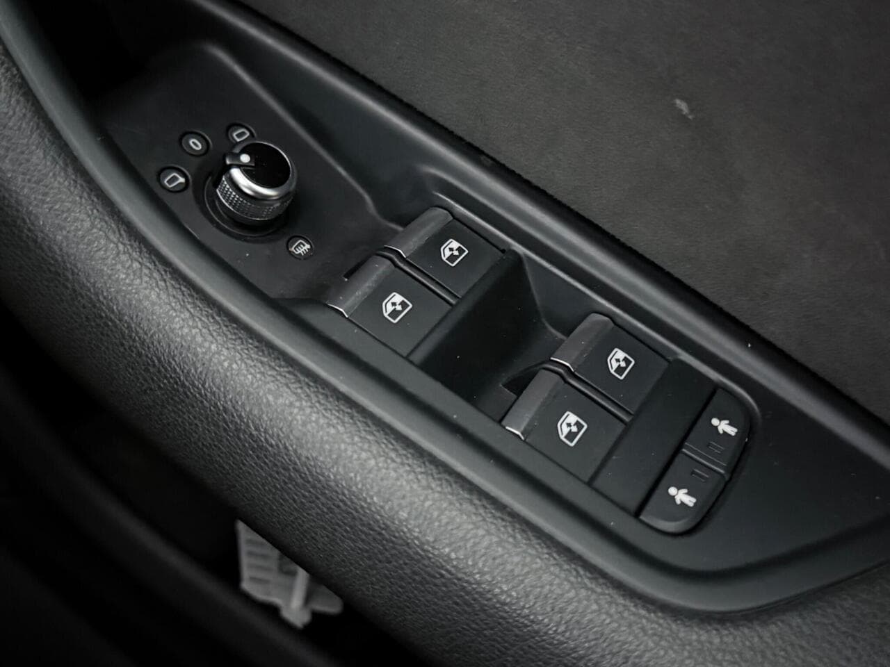 Audi A4 thumbnail Misc Controls