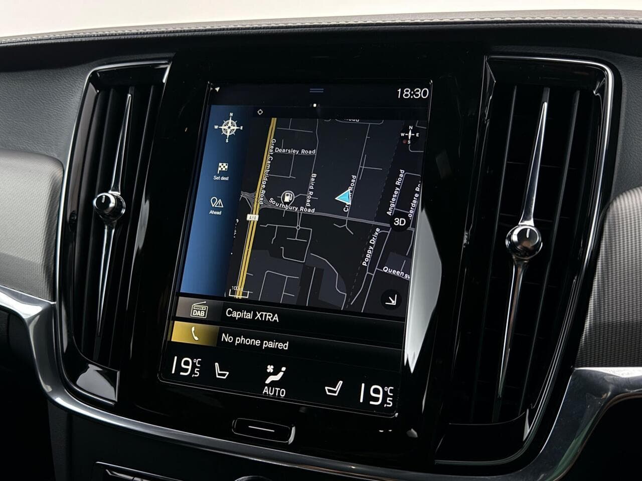 Volvo V90 thumbnail Infotainment System