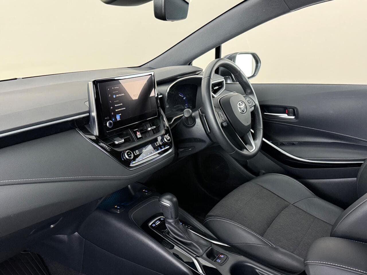 Toyota Corolla thumbnail Interior Front