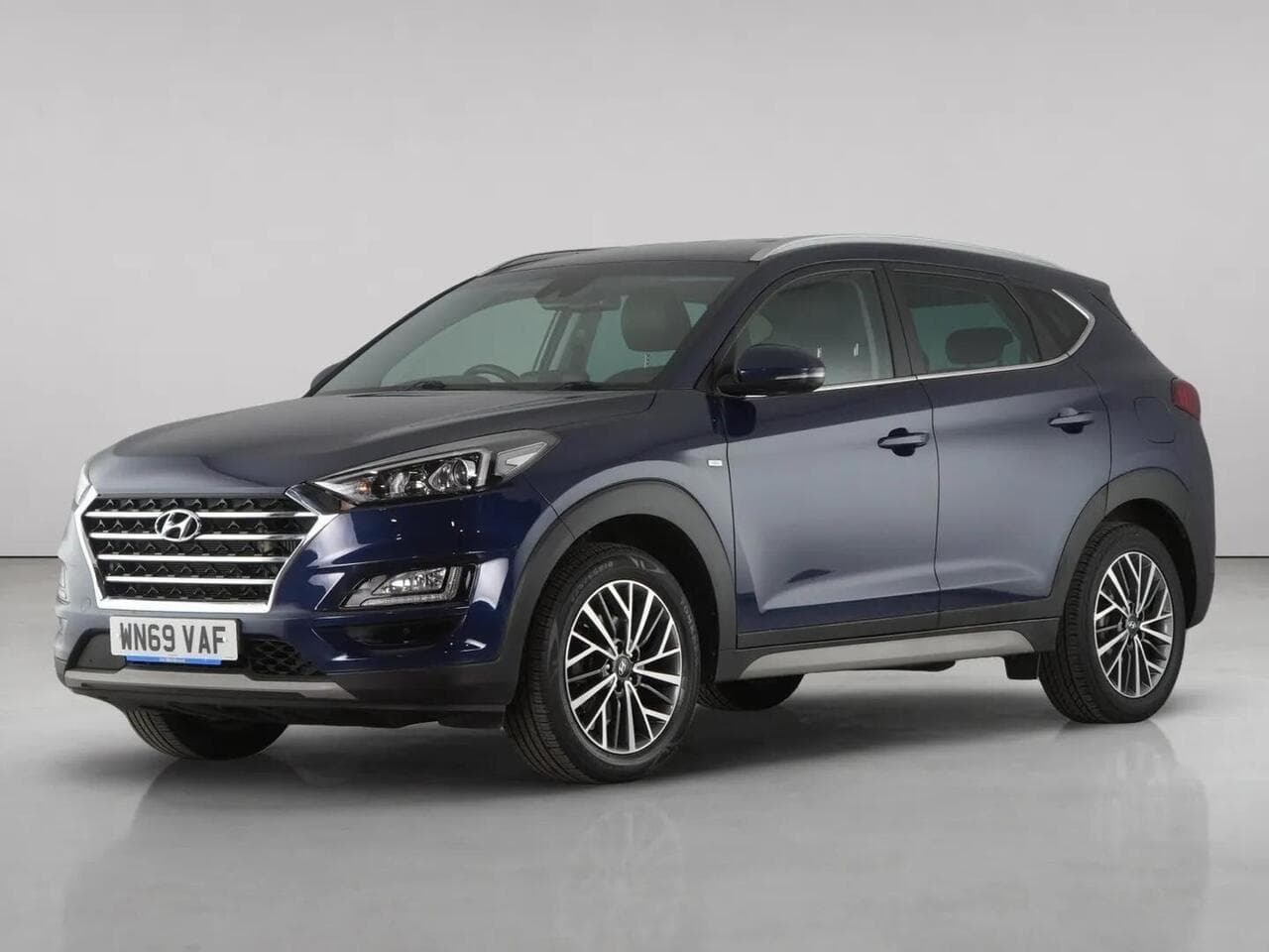 Hyundai TUCSON thumbnail Front Left