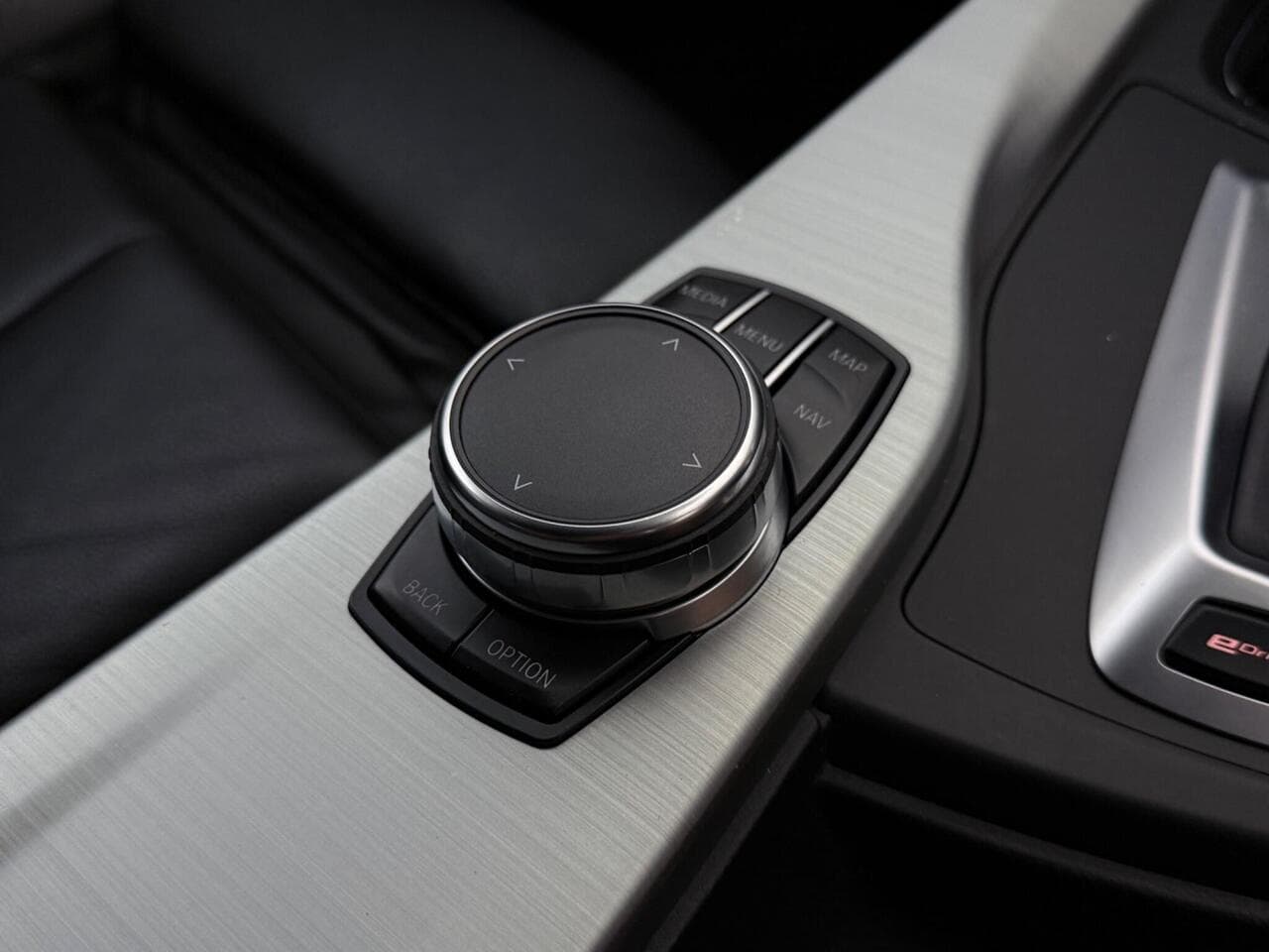 BMW 3 Series thumbnail Misc Controls