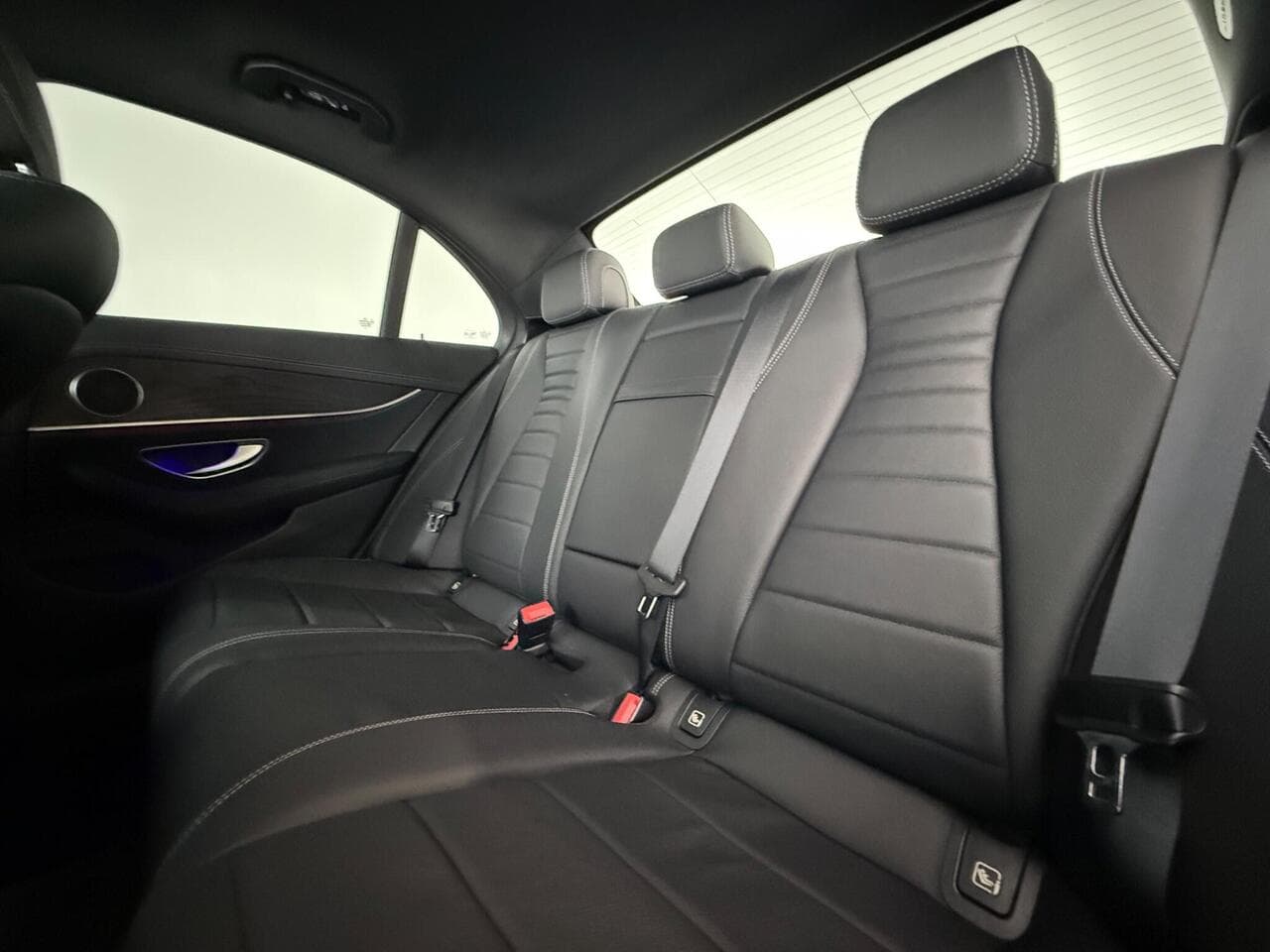 Mercedes-Benz E Class thumbnail Seats Rear