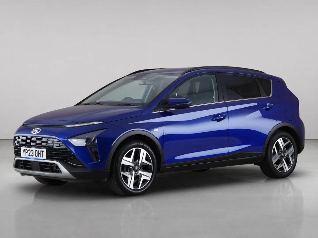 Hyundai BAYON thumbnail Front Left