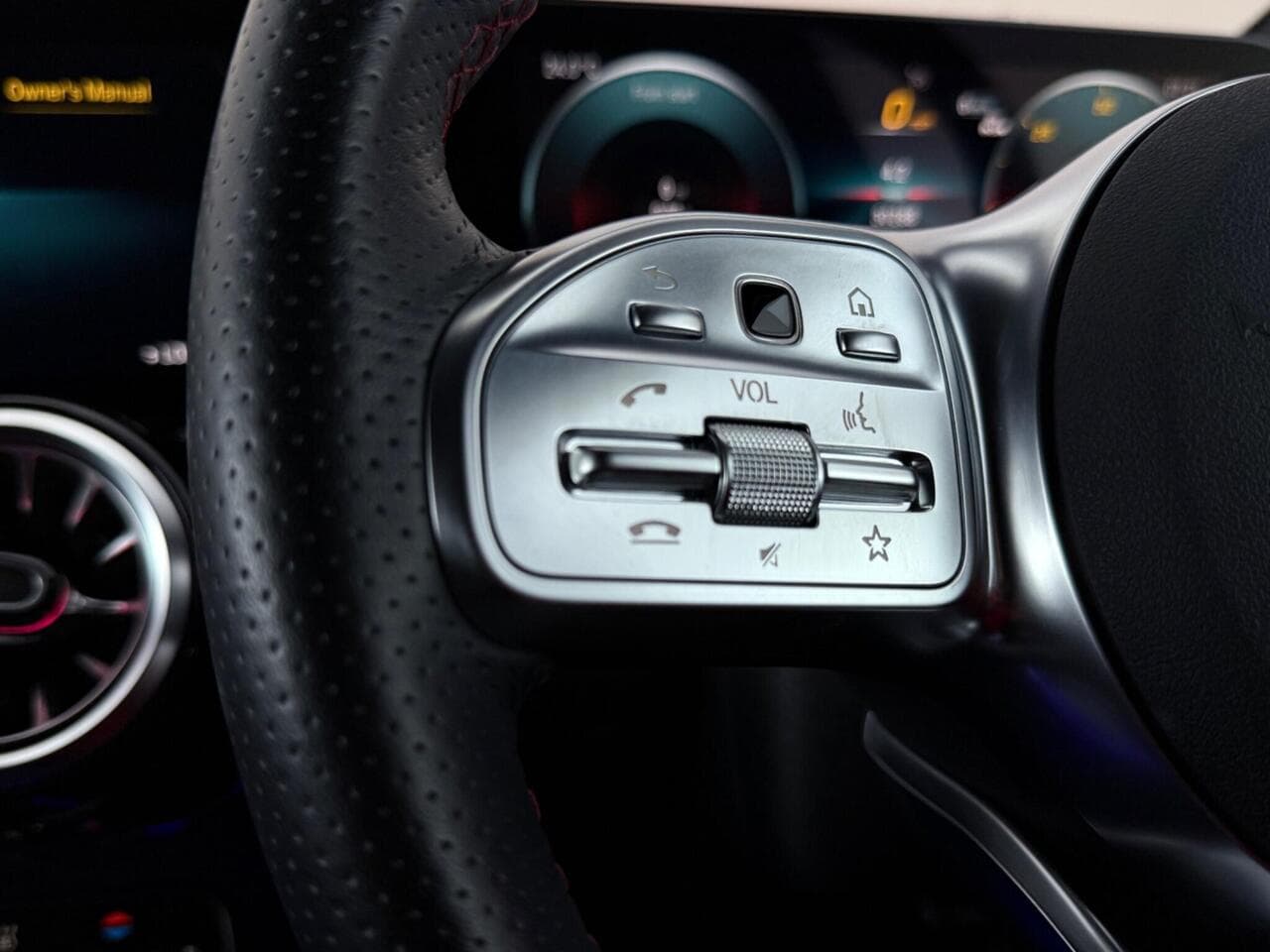 Mercedes-Benz EQB thumbnail Misc Controls