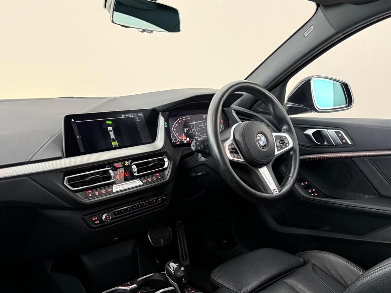 BMW 1 Series thumbnail Interior Front