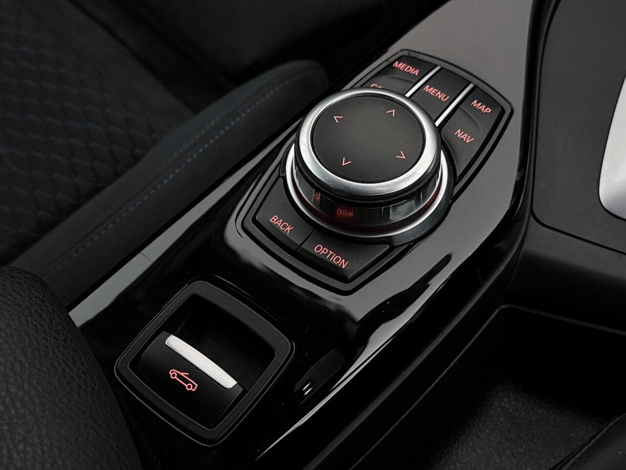 BMW 2 Series thumbnail Interior Front