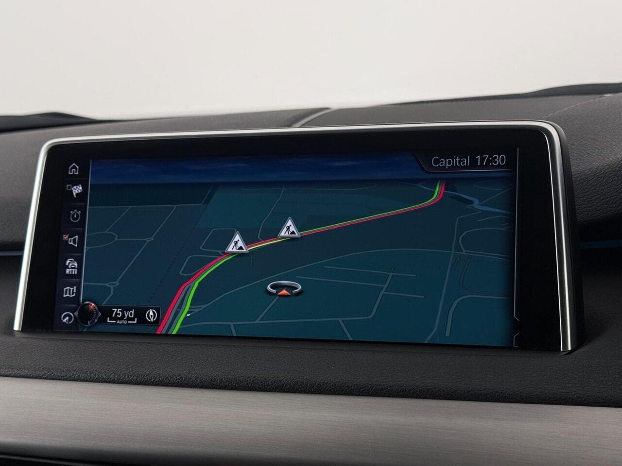 BMW X5 thumbnail Infotainment System