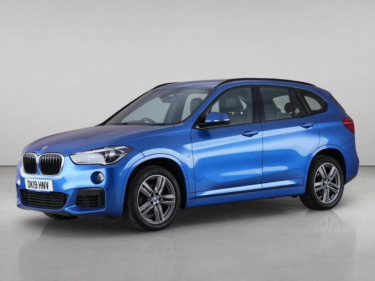 BMW X1 thumbnail Front Left