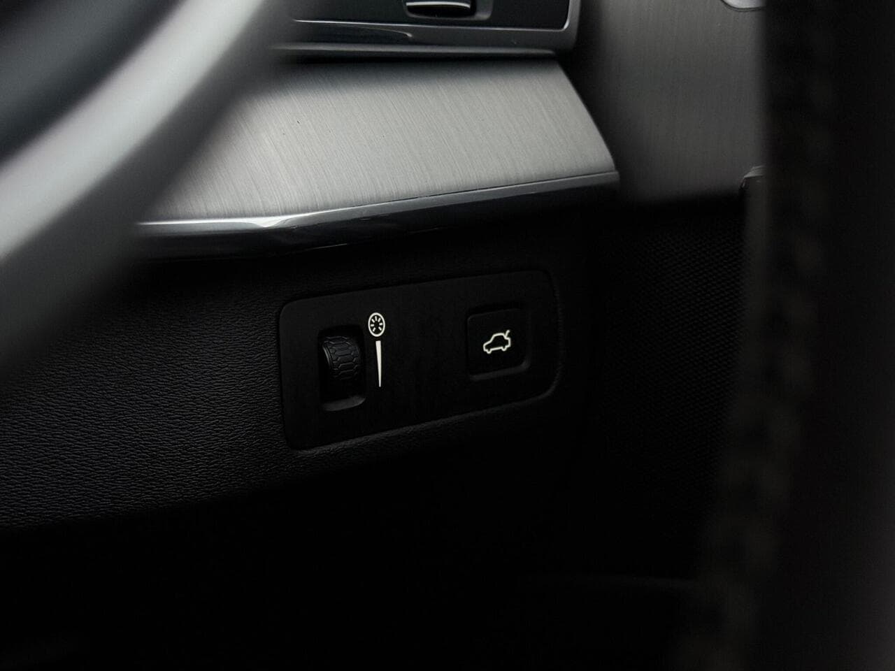 Volvo XC90 thumbnail Misc Controls
