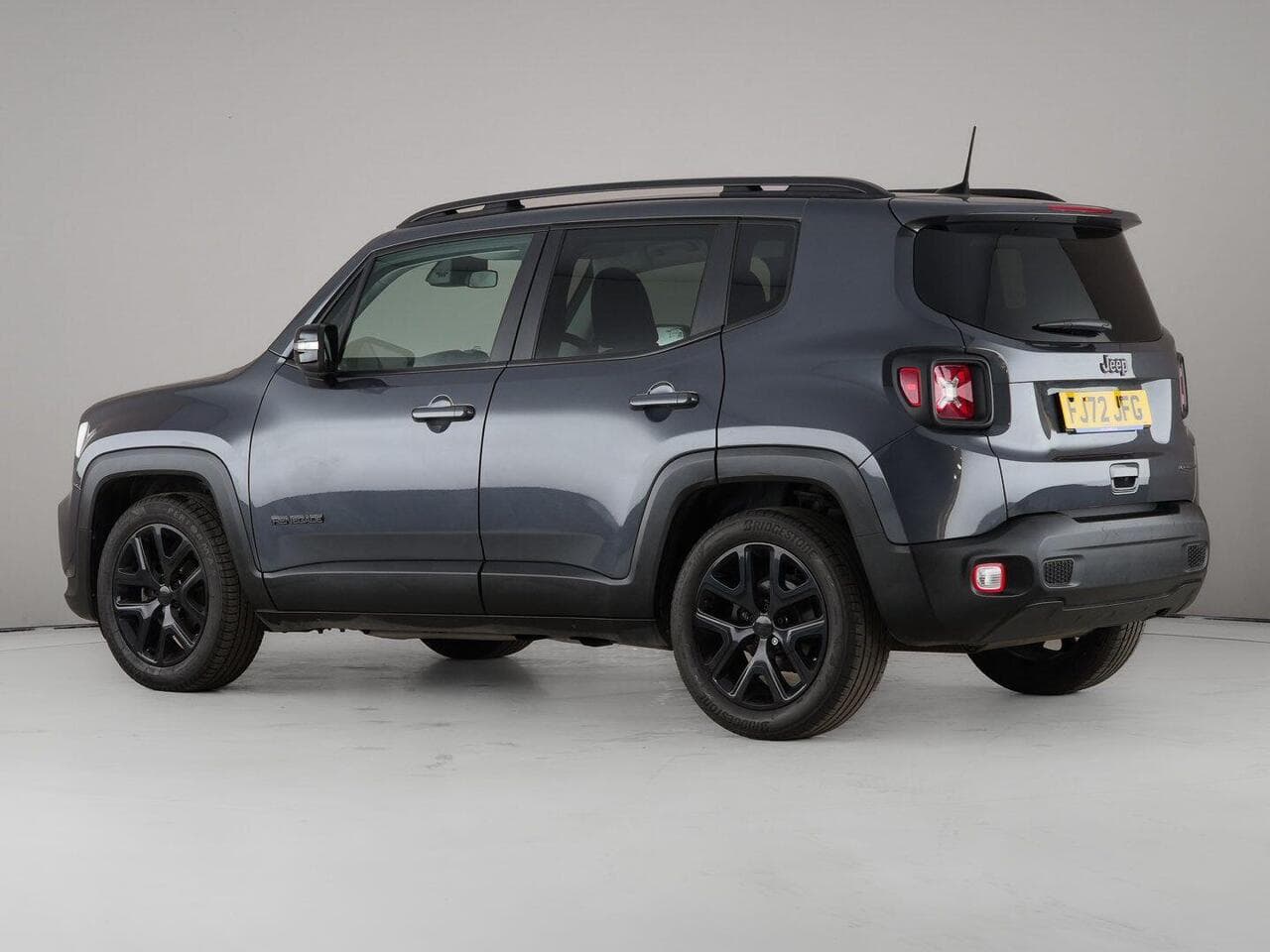 Jeep Renegade thumbnail Side Left