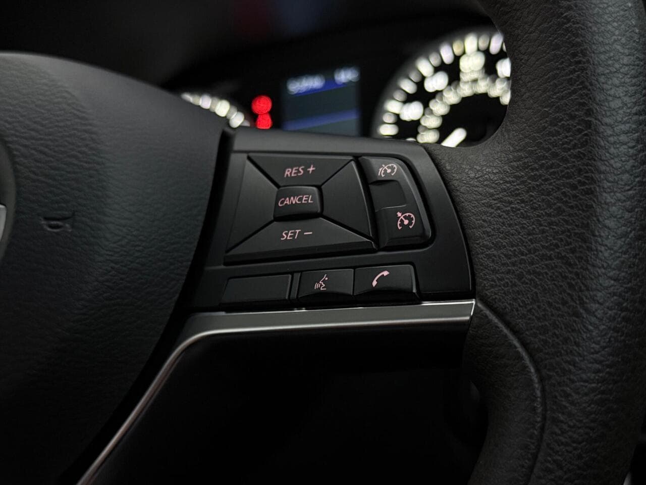 Nissan Juke thumbnail Misc Controls