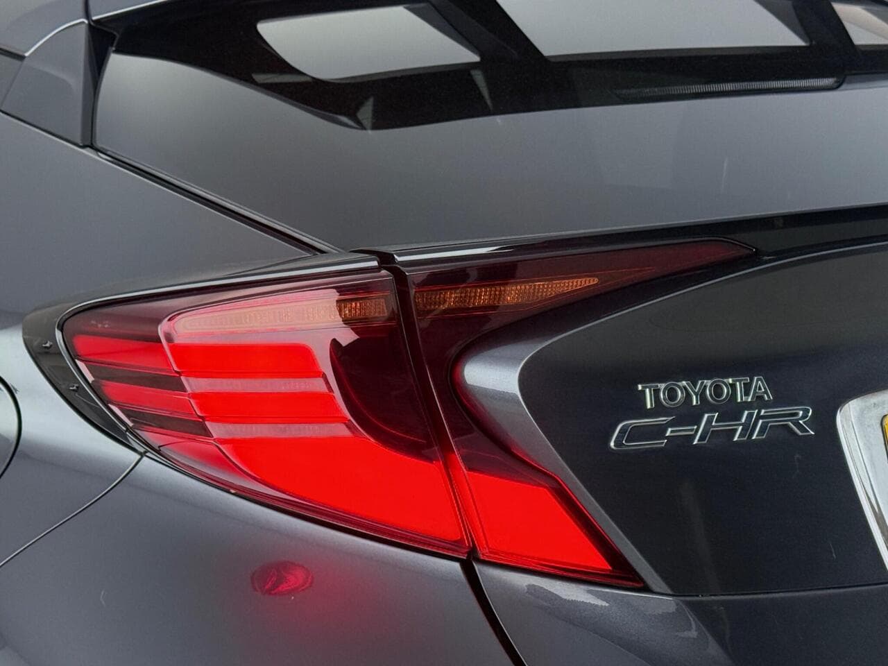 Toyota C-HR thumbnail Lights Rear