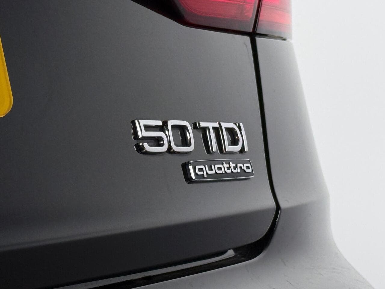 Audi A8 thumbnail Badge Exterior
