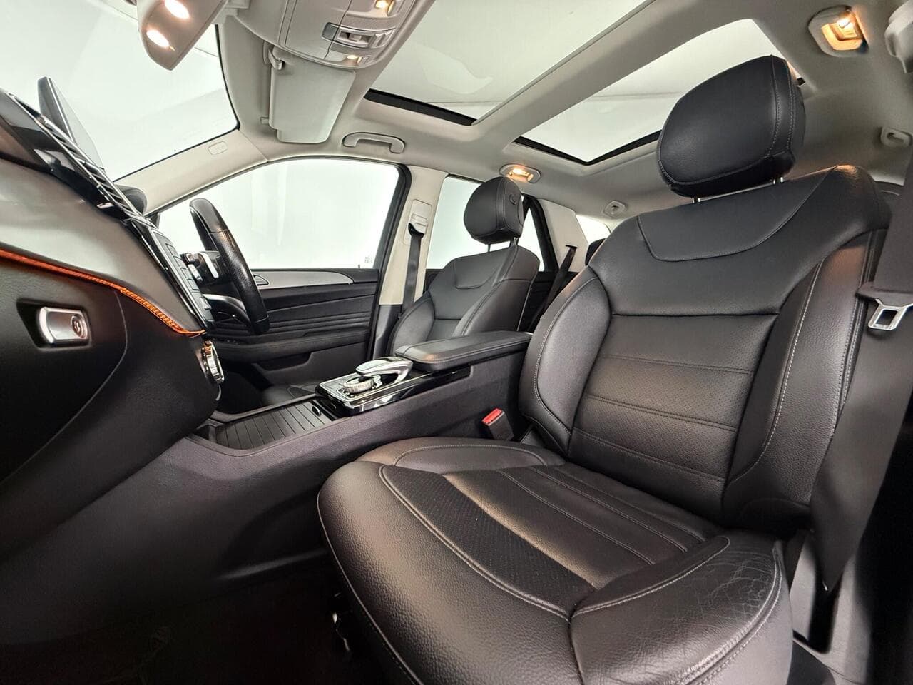 Mercedes-Benz GLE thumbnail Seat Front Passenger