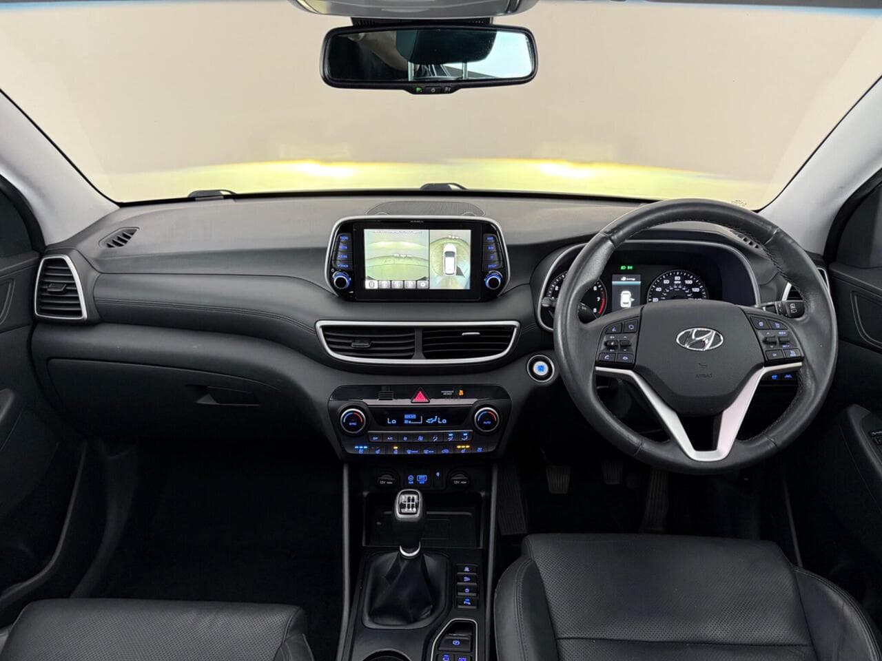 Hyundai TUCSON thumbnail Interior Front