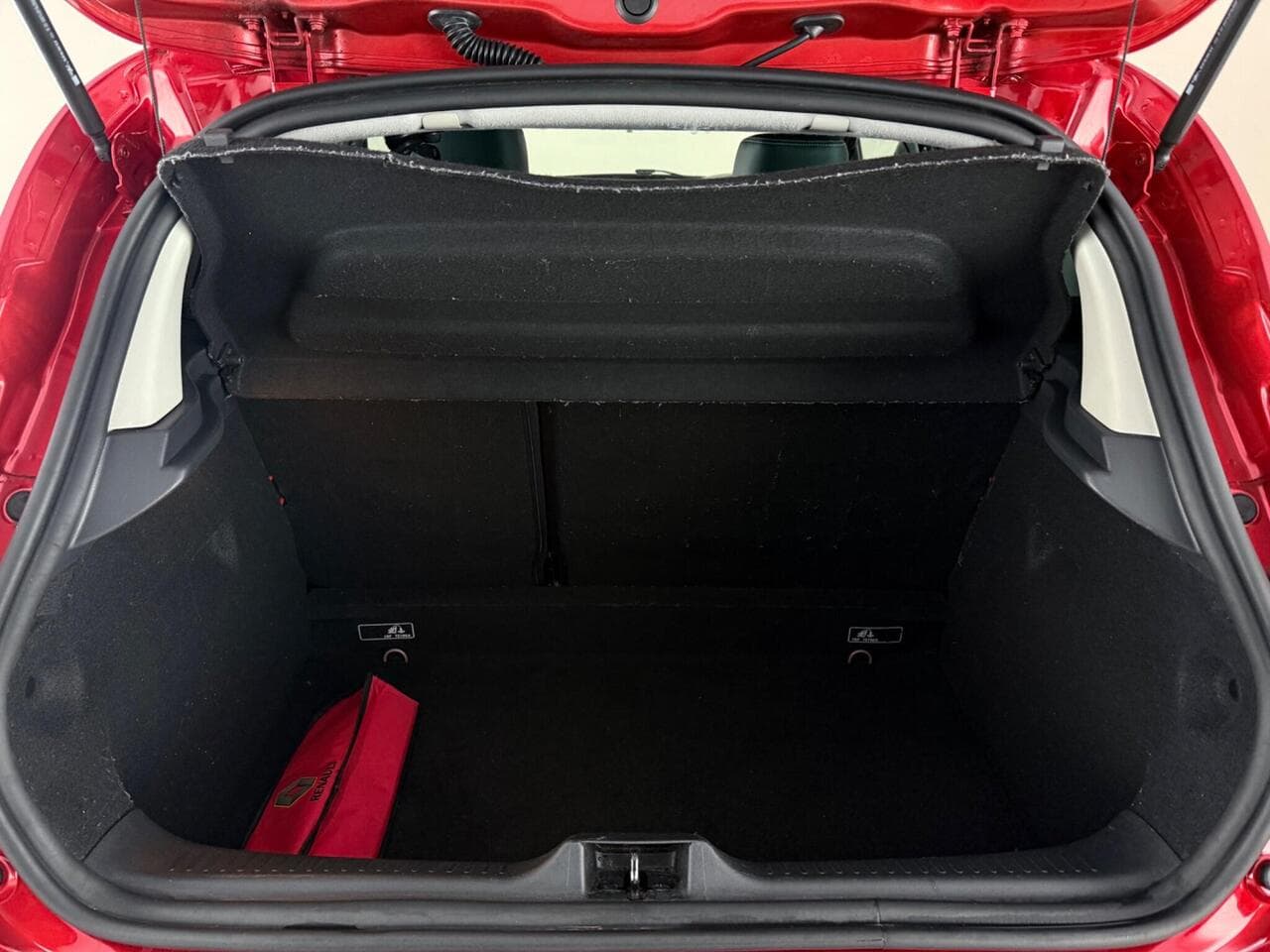 Renault Clio thumbnail Boot