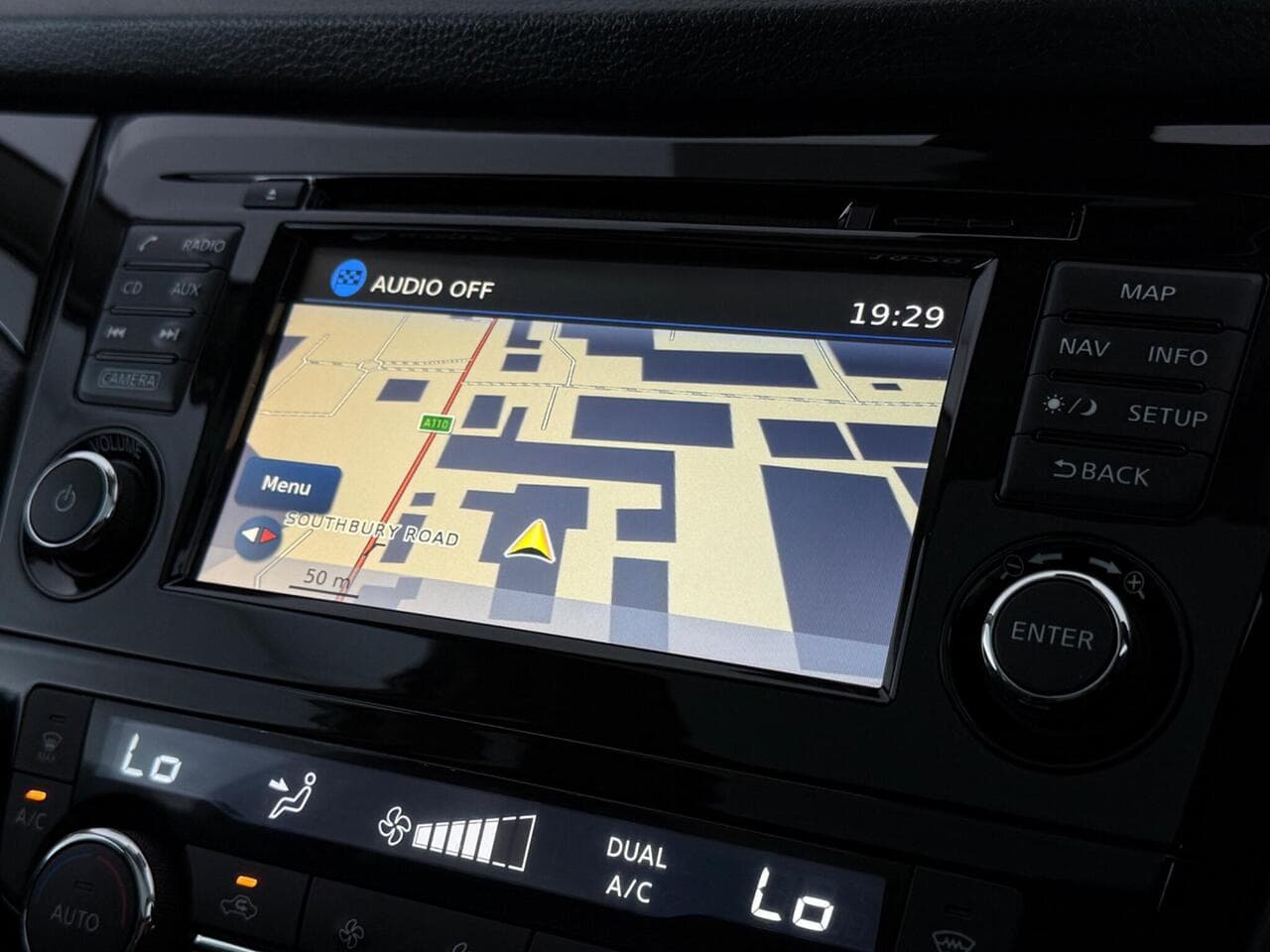 Nissan Qashqai thumbnail Infotainment System