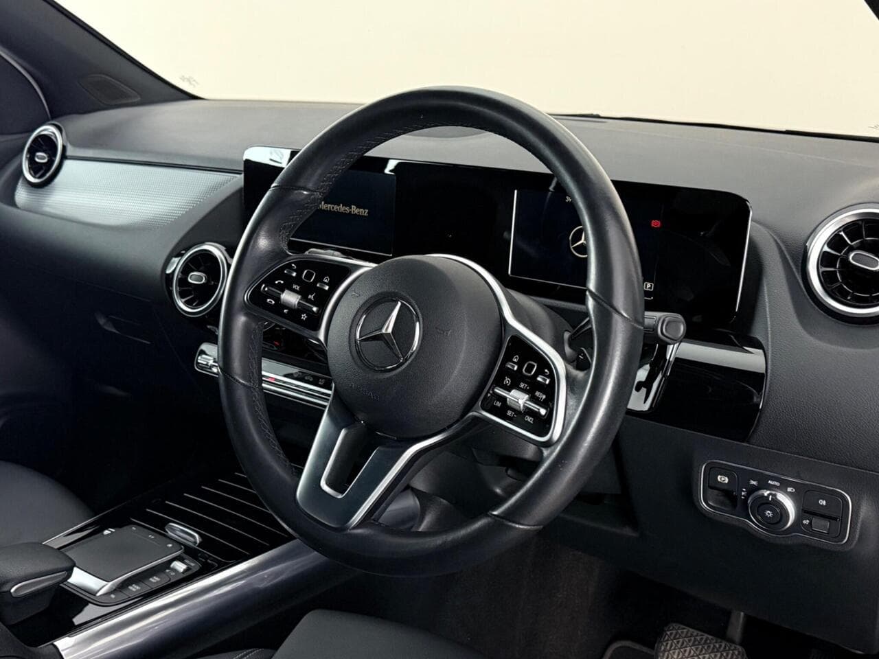 Mercedes-Benz GLA thumbnail Steering Wheel