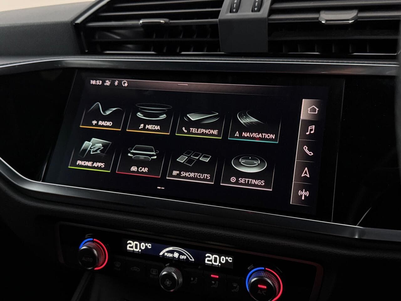 Audi Q3 thumbnail Infotainment System