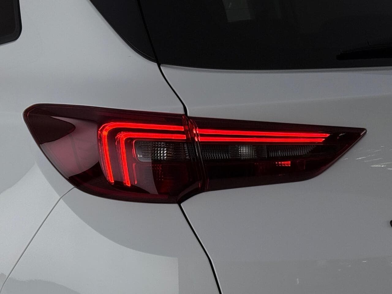 Vauxhall Grandland thumbnail Lights Rear