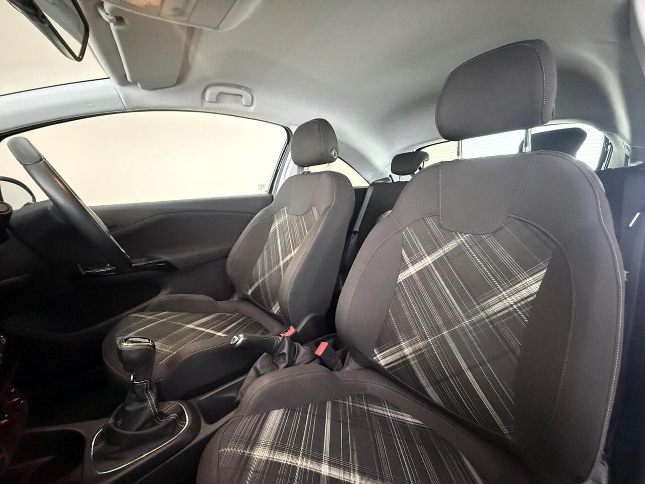 Vauxhall Corsa thumbnail Seats Rear