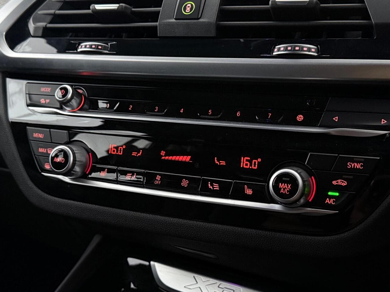 BMW X3 thumbnail Infotainment System