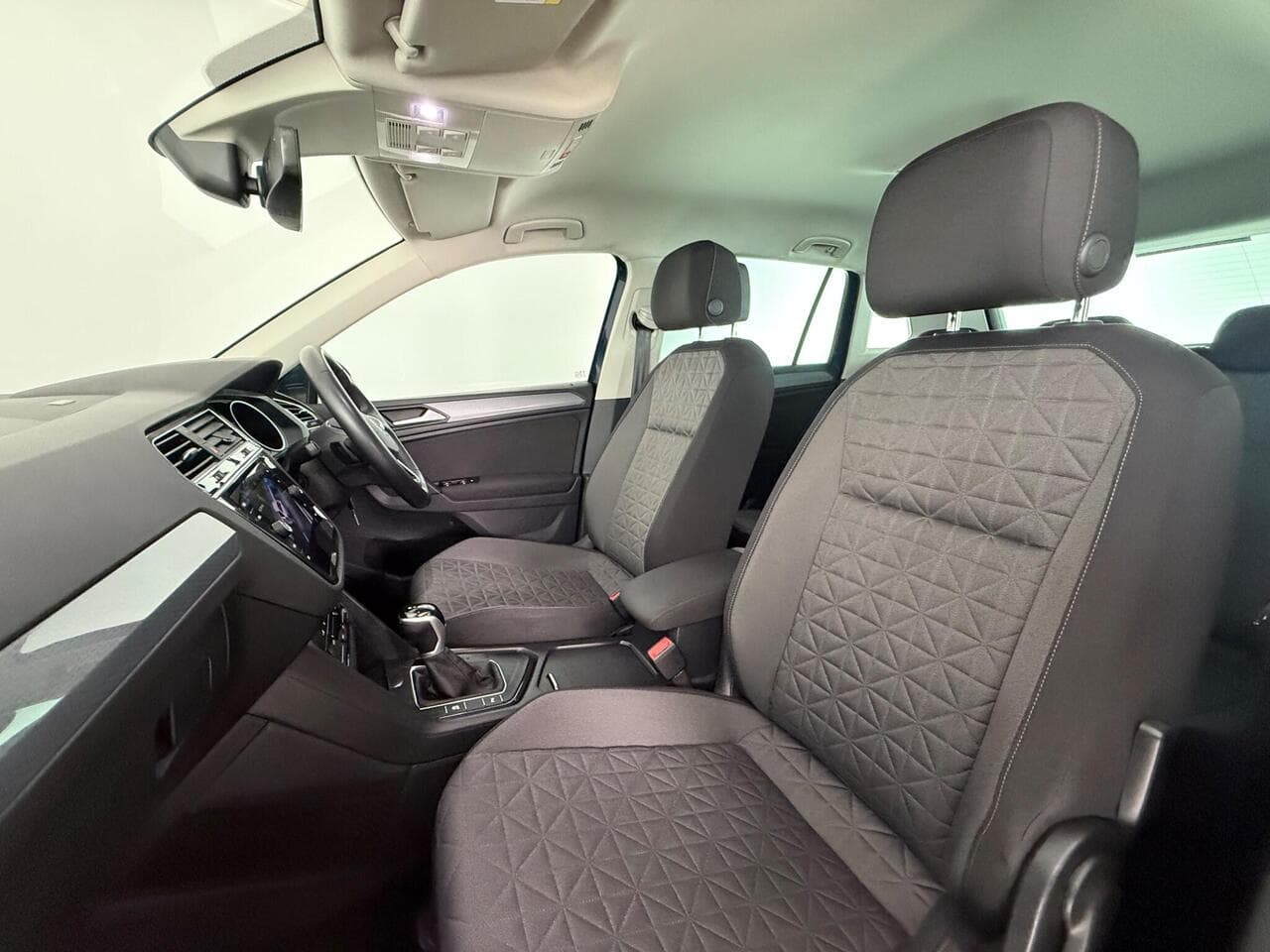 Volkswagen Tiguan thumbnail Seat Front Passenger