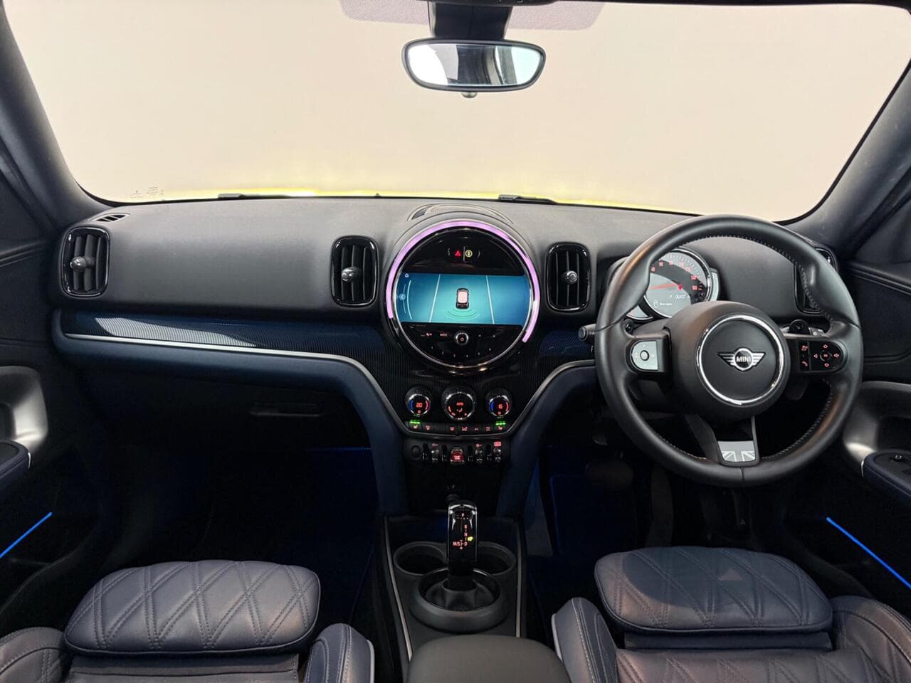 MINI Countryman thumbnail Interior Front