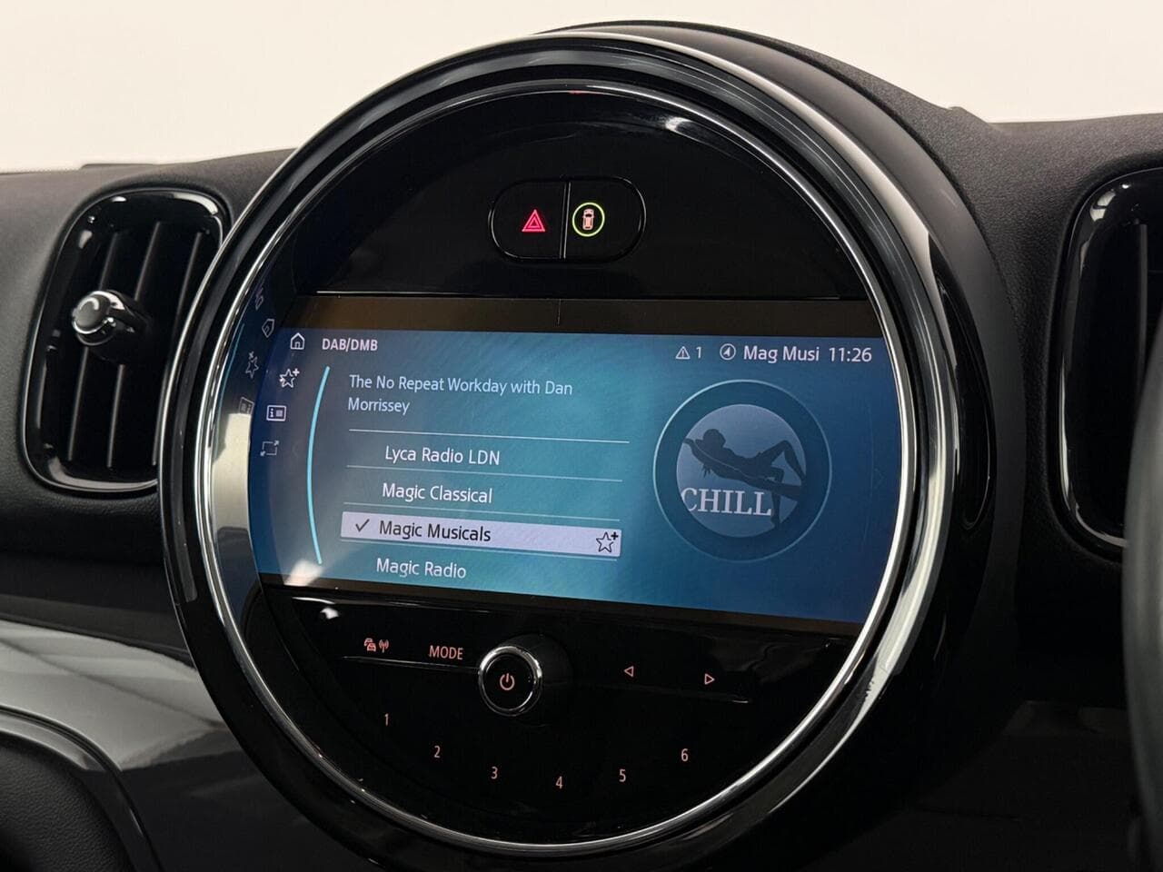 MINI Countryman thumbnail Infotainment System