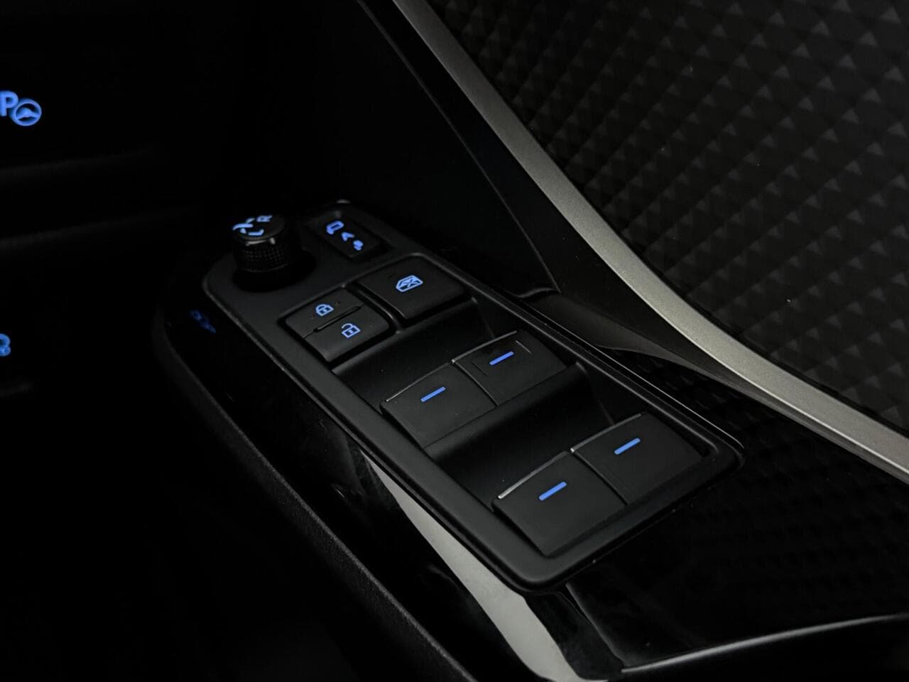 Toyota C-HR thumbnail Misc Controls