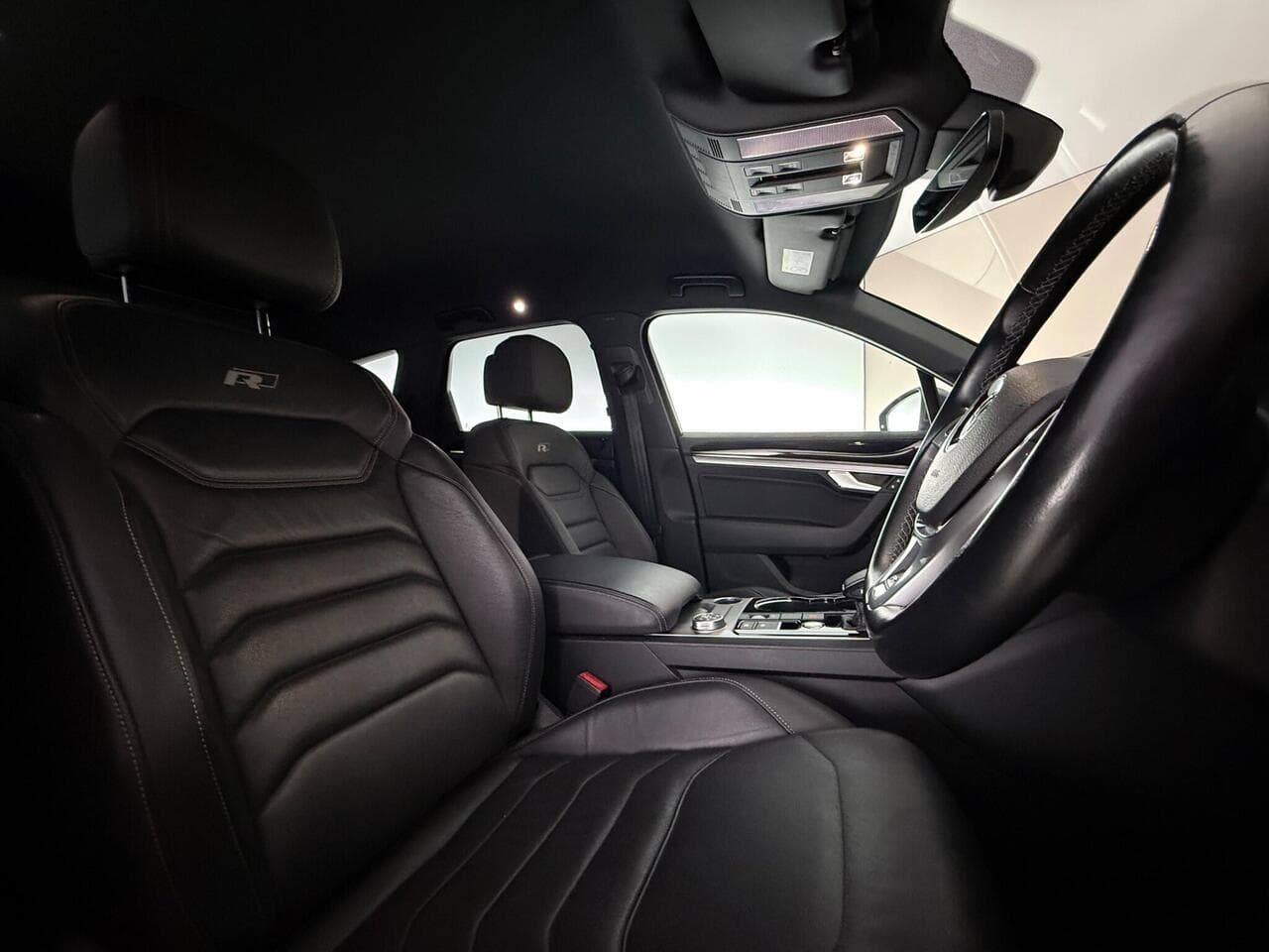 Volkswagen Touareg thumbnail Seat Driver
