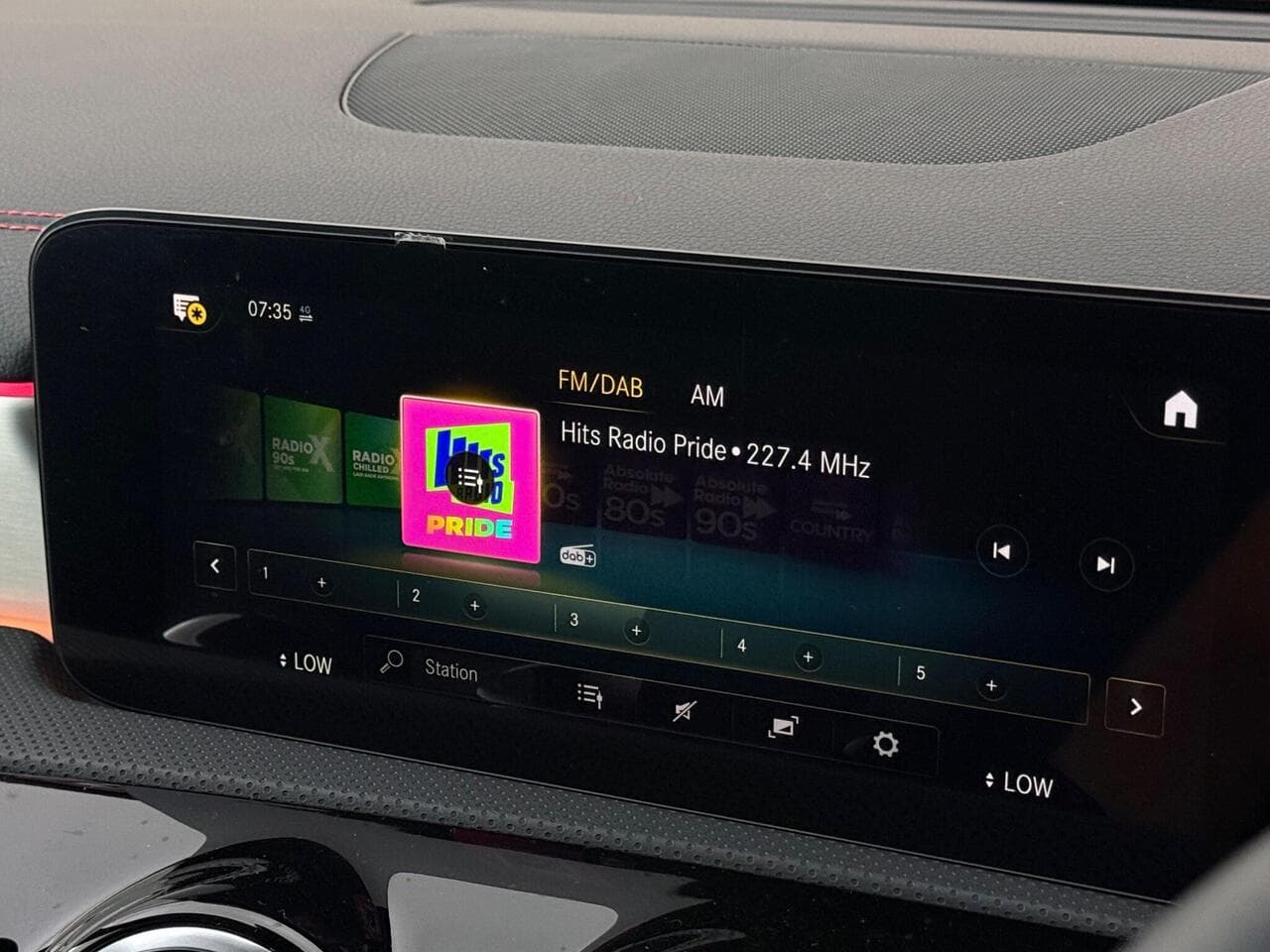 Mercedes-Benz CLA thumbnail Infotainment System