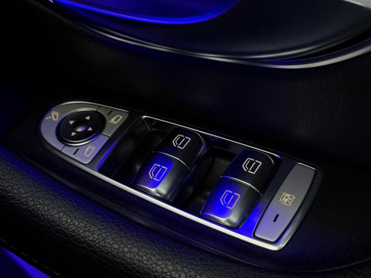 Mercedes-Benz E Class thumbnail Misc Controls