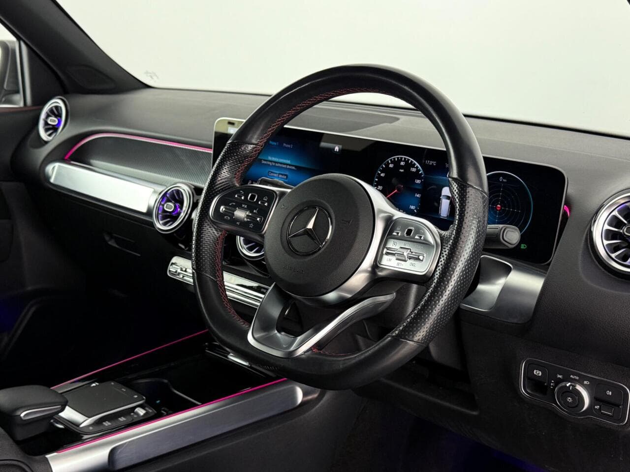 Mercedes-Benz GLB thumbnail Interior Front