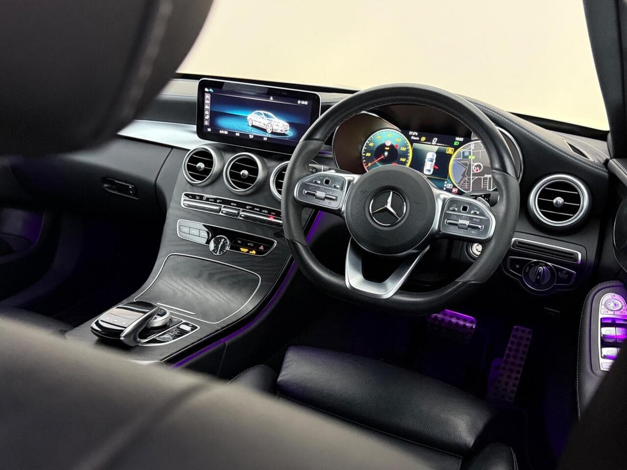 Mercedes-Benz C Class thumbnail Interior Front