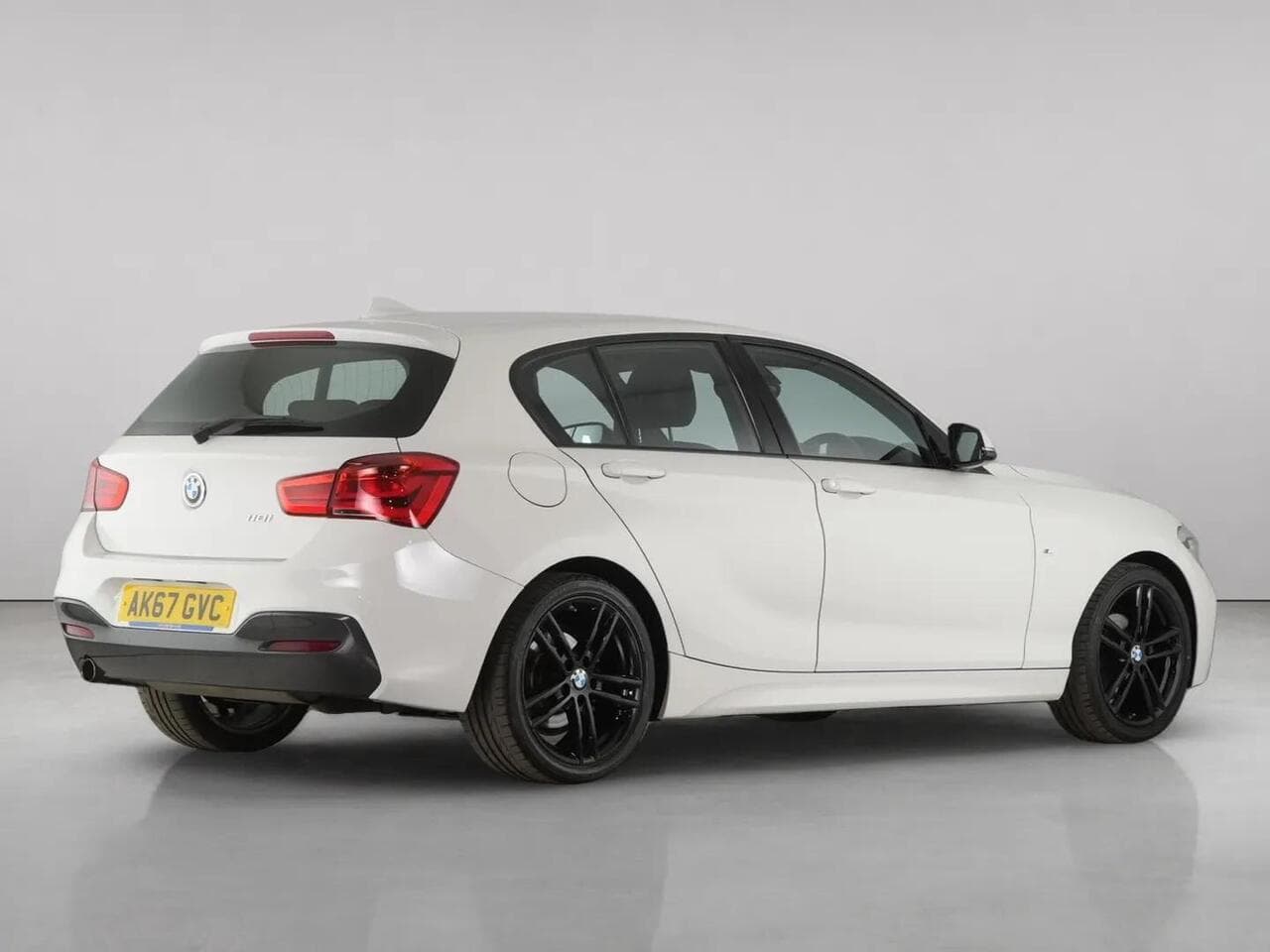 BMW 1 Series thumbnail Rear Right